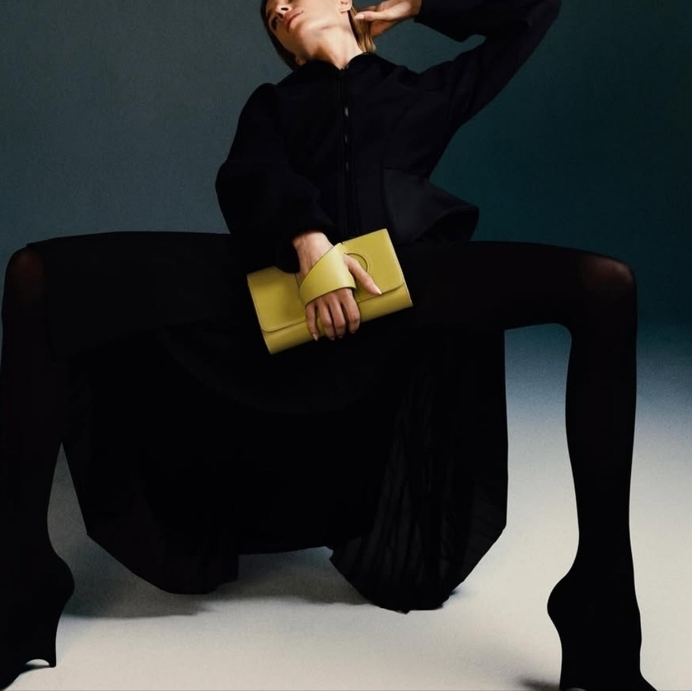 PERRIN PARIS L'ASYMETRIQUE Glove Clutch Green Calfskin Leather Clutch - Picture 4 of 17